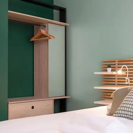 Au Apartment